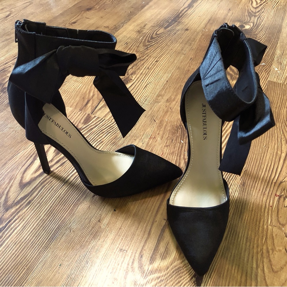 Just fabulous black satin heel with a bow